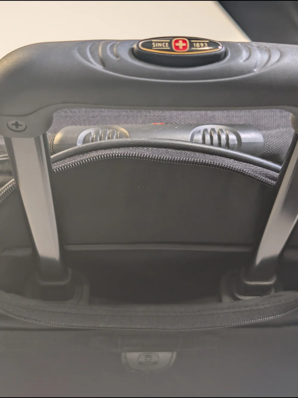 SwissGear The Granada Wheeled Computer Case Black Rolling Laptop Bag NWT 17